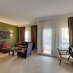 Sapphire Club Hotel