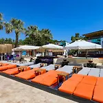 Hotel Sapphire Club