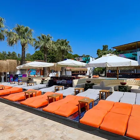 Hotel Sapphire Club